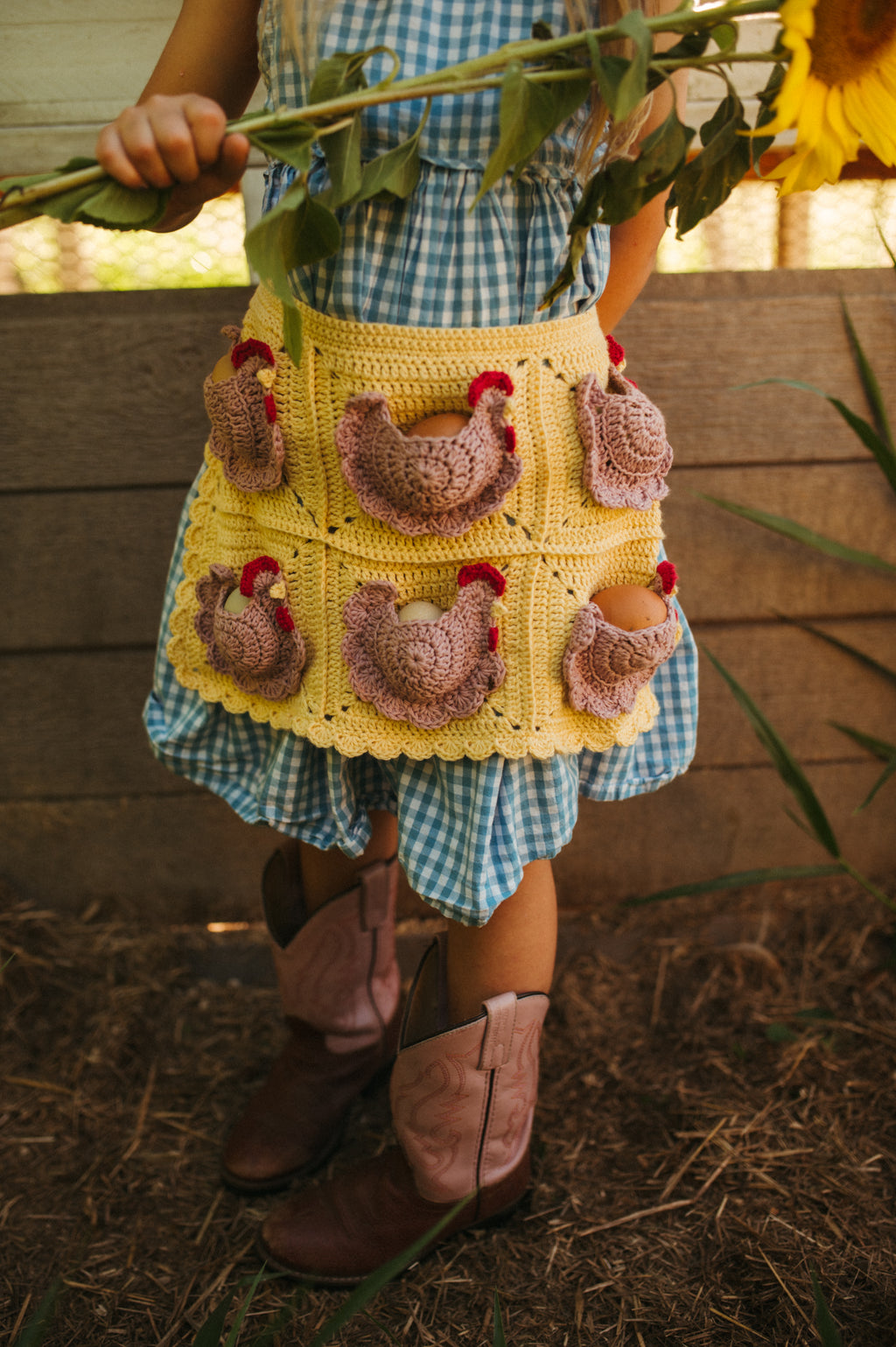 Crochet Pattern , Mother Hen Egg Apron, Collecting Eggs, Egg Apron, Chickens Childrens Egg Aprons